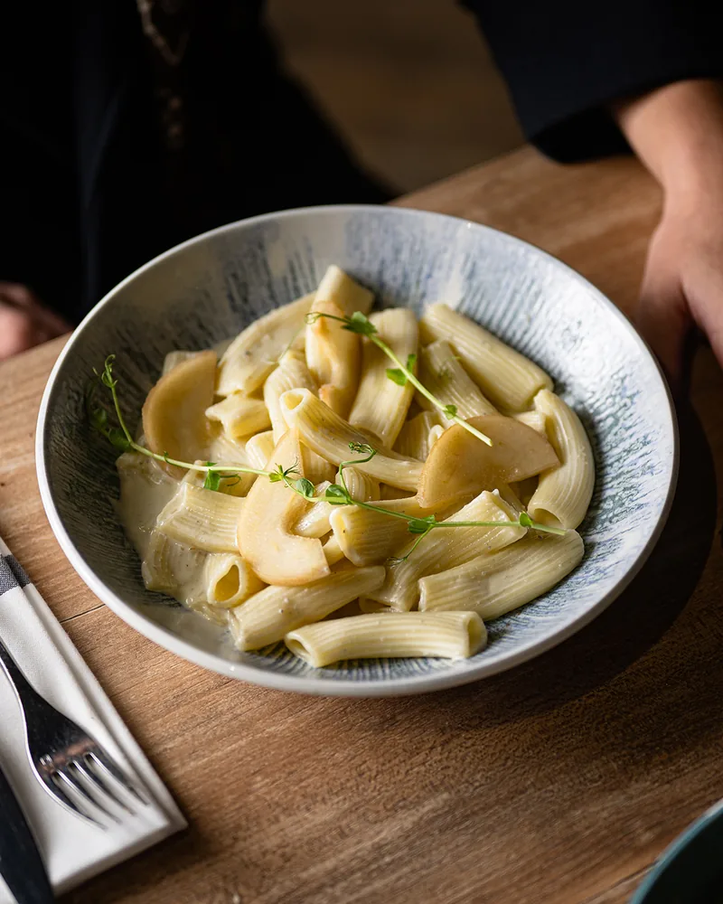 Les penne Gorgonzola e pere : crémeux de gorgonzola et dés de poires